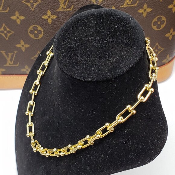 Gold Plated Horse Shoe Necklace Chain - Picture 4 of 4